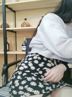 APKH-154 正常位しかシタことなかった奥手な制服ペット娘を、バック、騎乗位で濃厚セックスで性調教 成美友紀